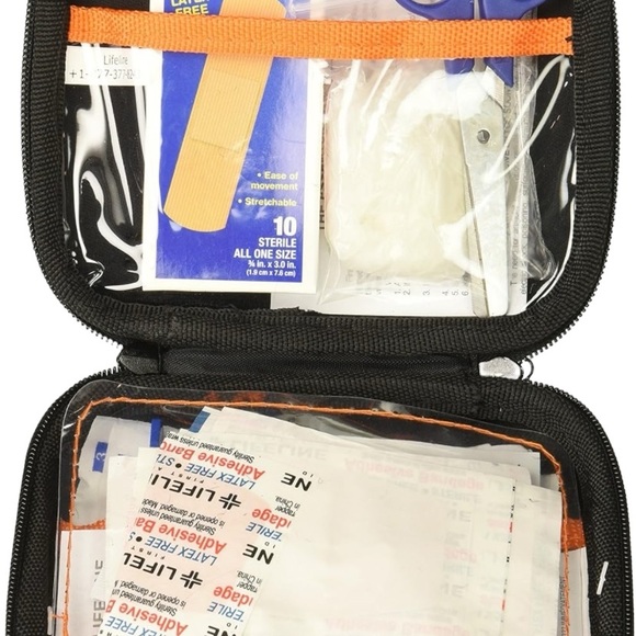 Lifeline 4451 Realtree Hard-Shell Foam First Aid Kit, 53 Piece New unopened - Picture 2 of 4